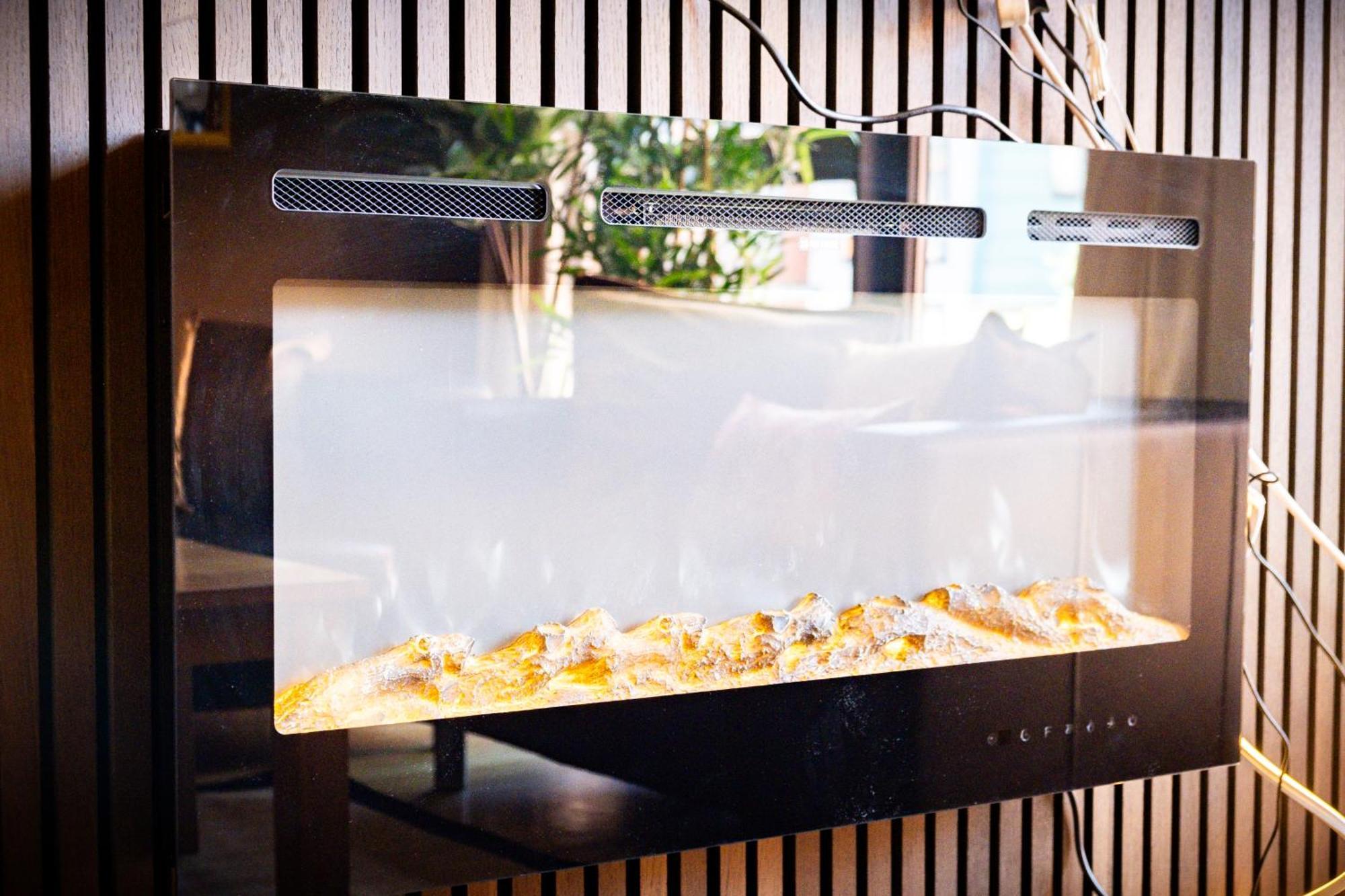 Thai 28 Nights With Pool Table And Freepark Birmingham